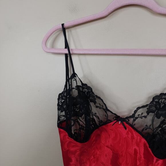 Vintage Madelon Loudon High cut Red satin Teddy with Black Lace Trim Size L - Picture 3 of 10
